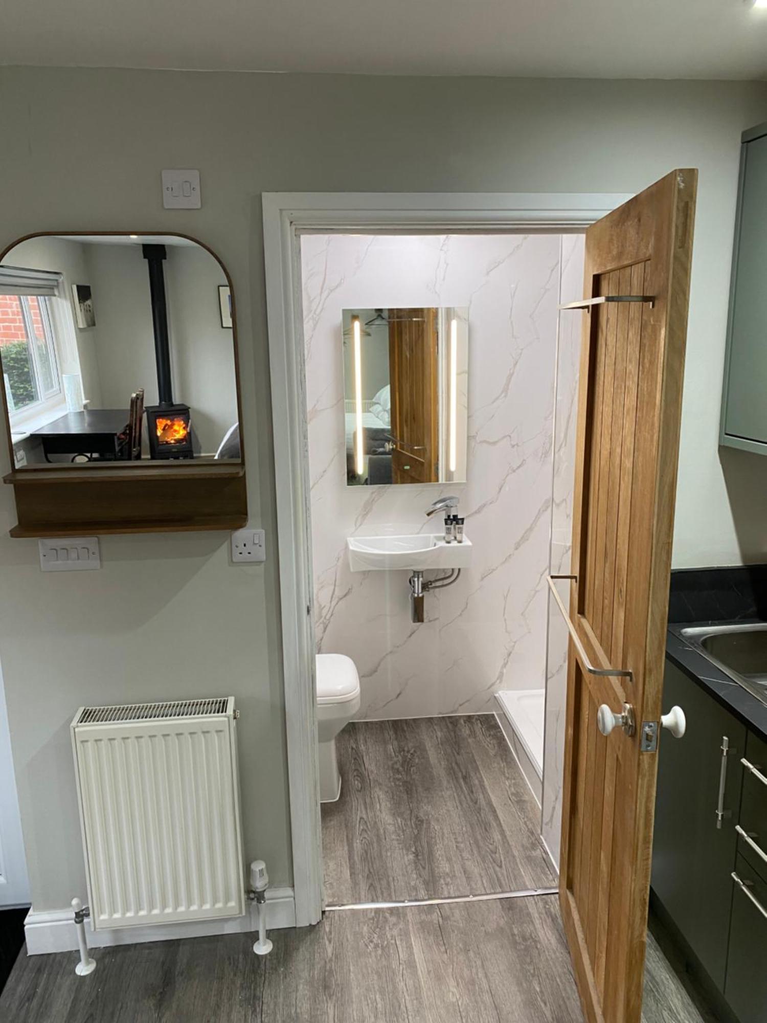 Spalding - Self Contained Studio Double - An Extra Single Bed Can Be Provided Exteriér fotografie